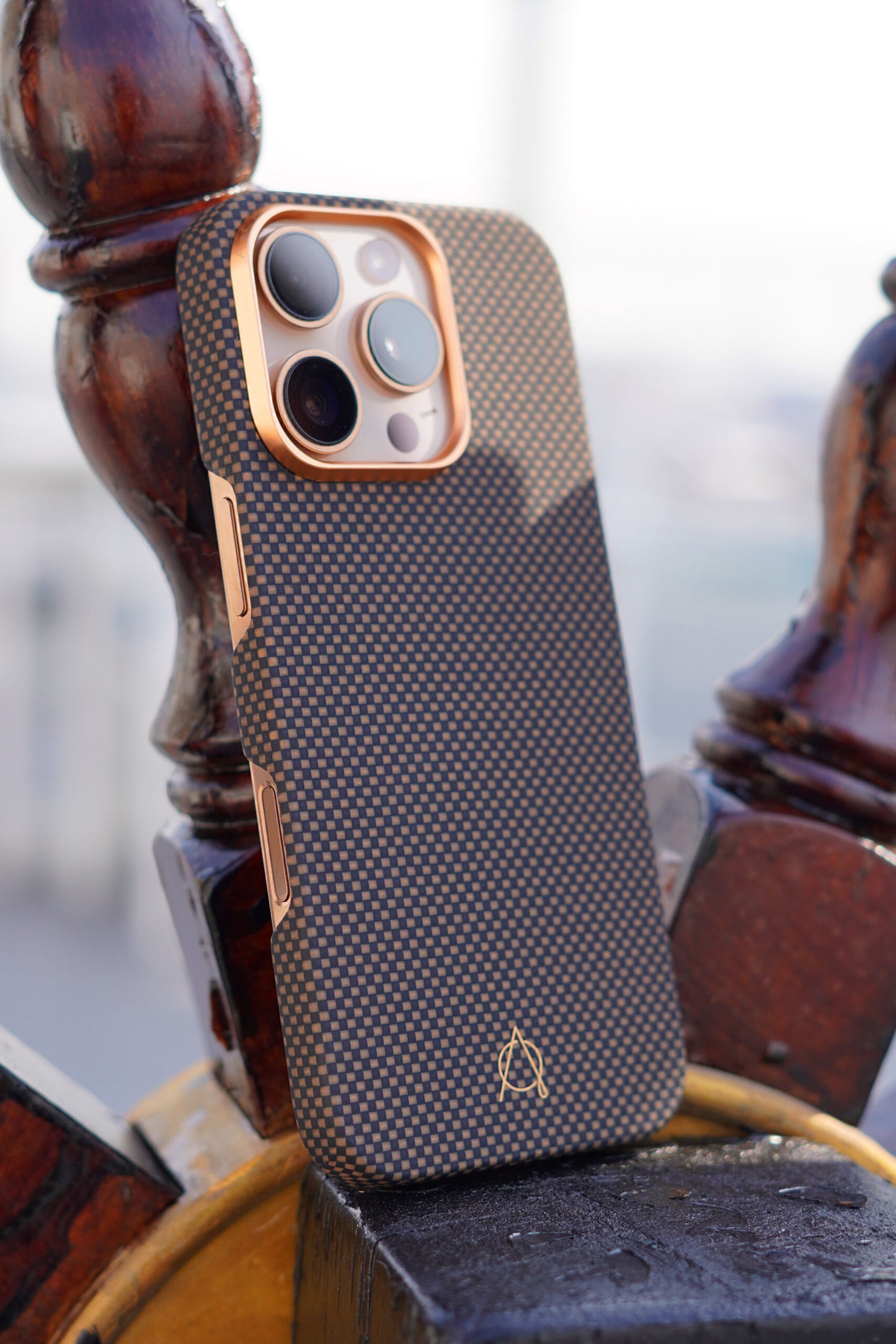 Desen Aramid Fiber Case For iPhone 16 Pro-Gold