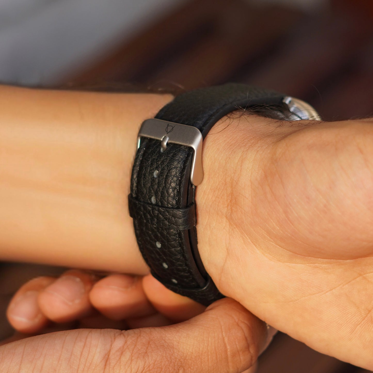 Amur Apple Watch Genuine Leather Strap – Black/Titanium